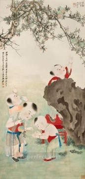  dibujos - Dibujos animados de niños de chang dai chien jugando bajo un granado